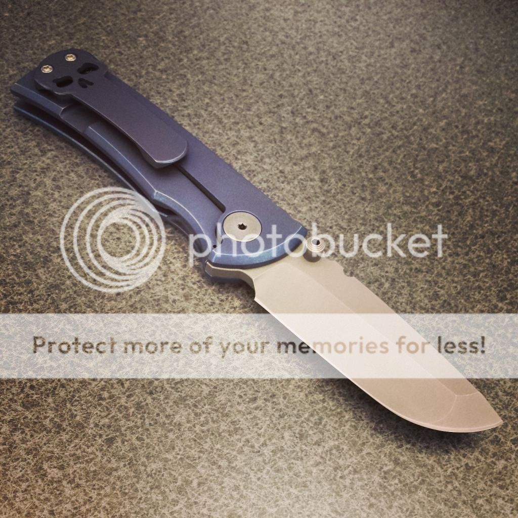 Chaves Redencion 228 Blade HQ edition Blue anodized with holes